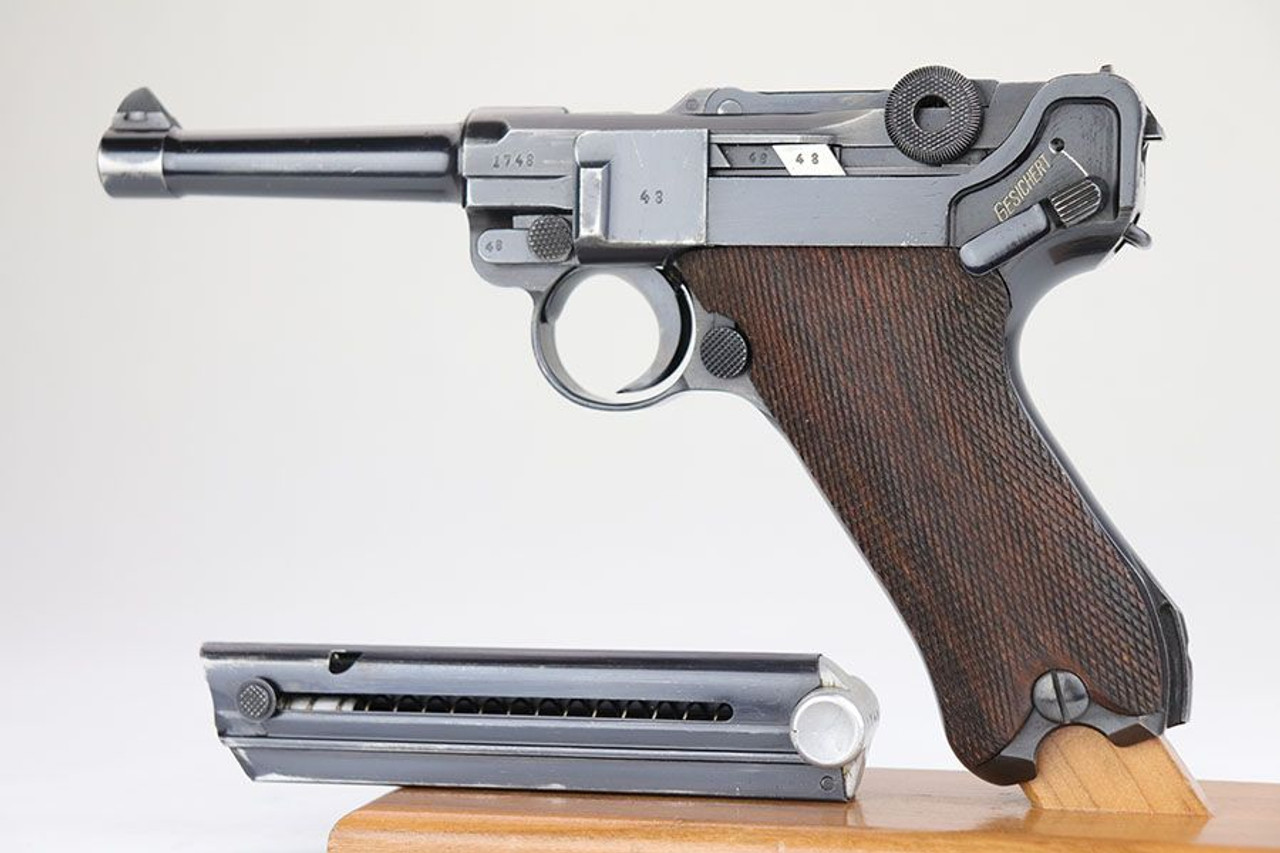 Beautiful 1938 Mauser Luger - Matching Mag & Grips - 1