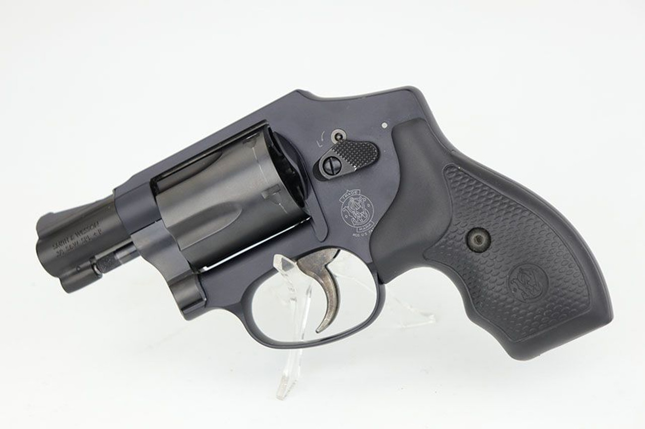 Smith & Wesson Airweight Model 442-2 - 1