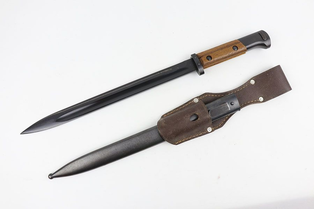 Scarce German WW2 Bayonet - dot 42 - 1