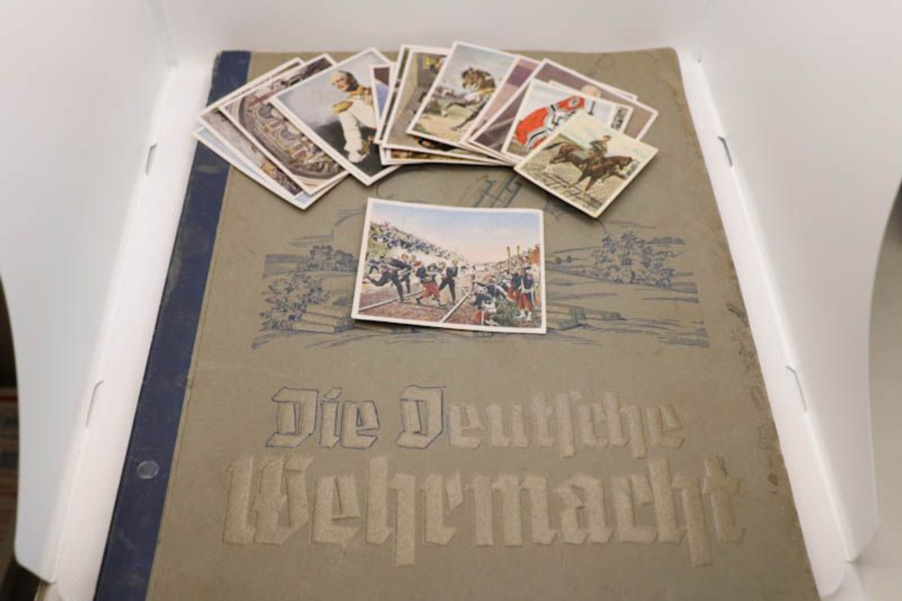 Wehrmacht Postcard Book - 1