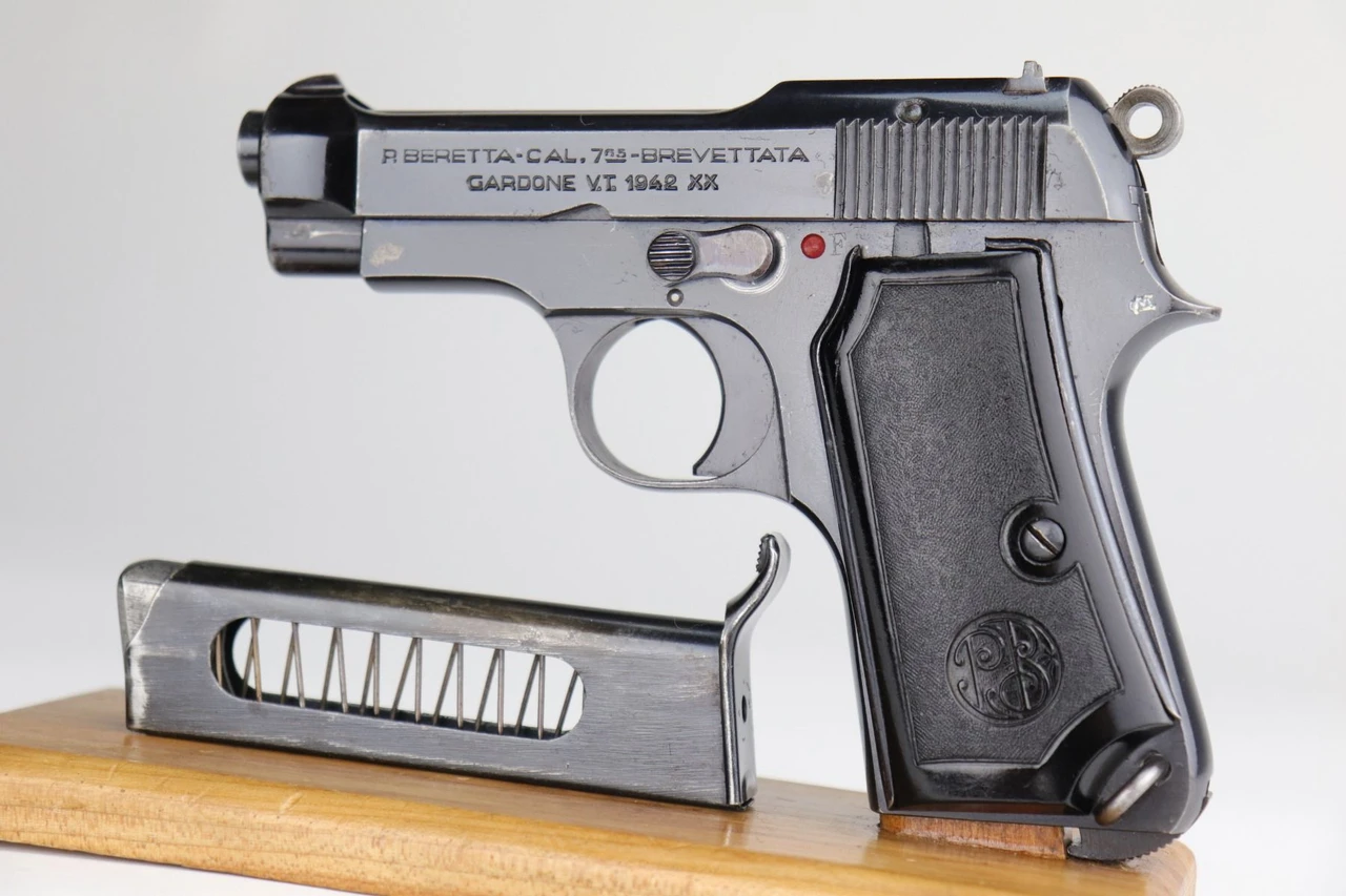 Navy-Issue Beretta Model 1935 - 1