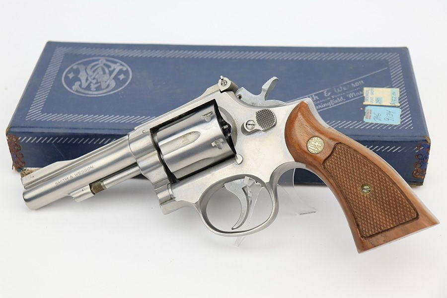 スミスアンドウェッソン　smith&wesson ハンドカフ　アメリカ製 Excellent, Boxed Smith & Wesson Model 67 Revolver