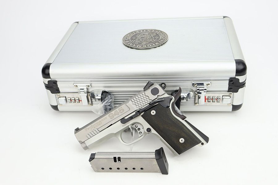 Rare, Mint Smith & Wesson Performance Center Model 945