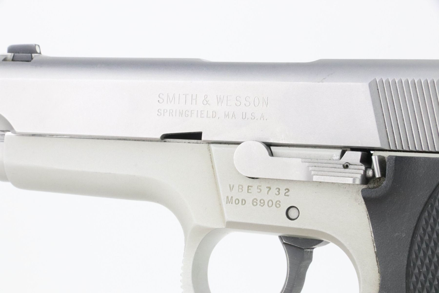 Smith & Wesson Model 6906