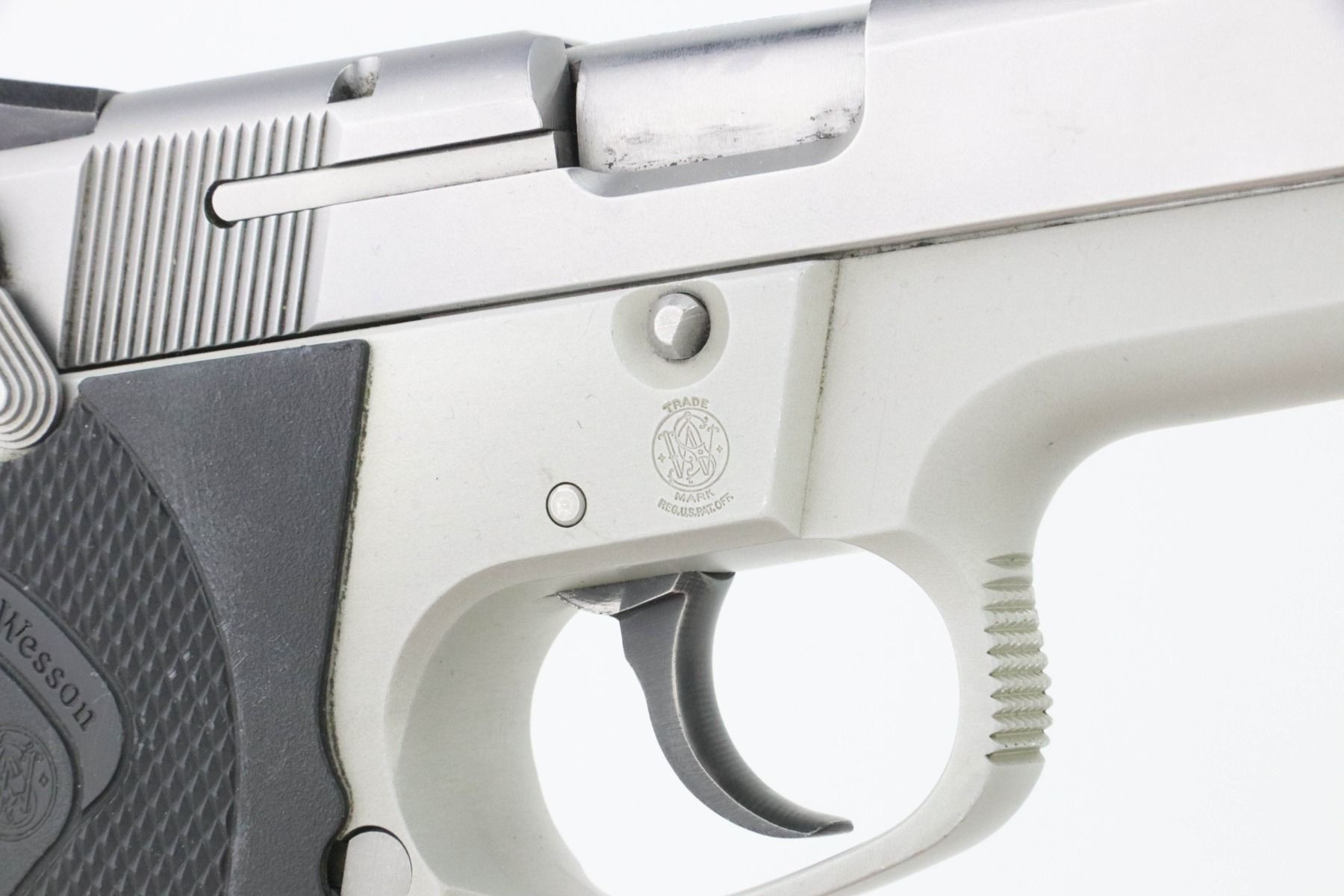 Smith & Wesson Model 6906