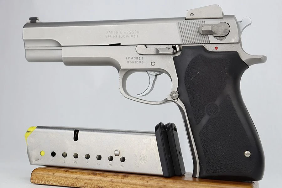 Smith & Wesson Model 6906