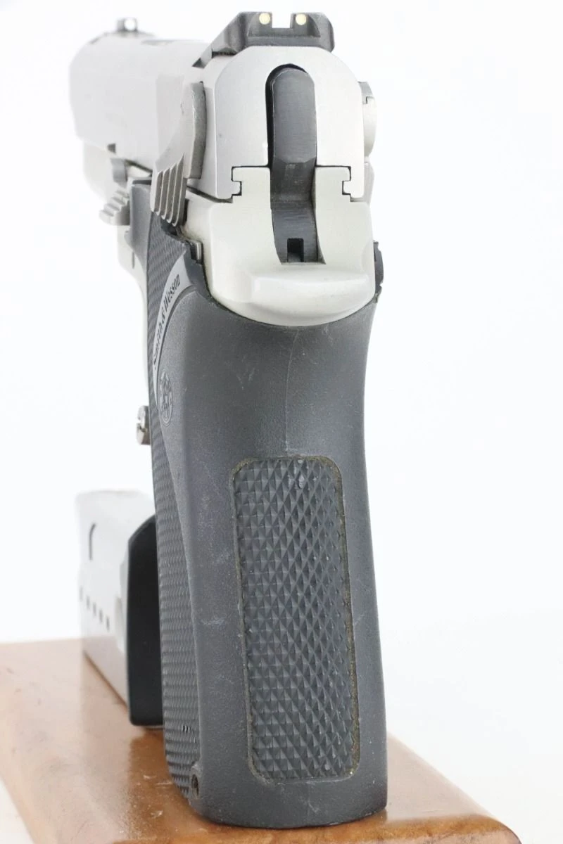 Smith & Wesson Model 6906