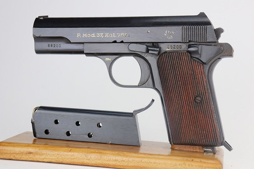 Excellent Femaru Model 37 - Matching Magazine - 1