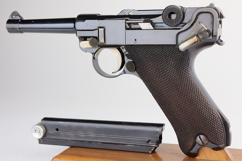 Excellent Sneak Police Luger - Matching Magazine - 1