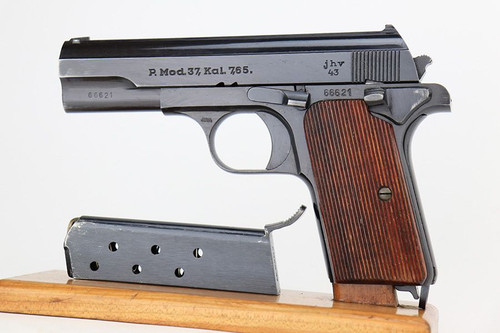 Stunning 1943 Nazi Femaru Model 37 - Matching Magazine - 1