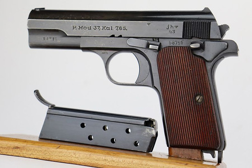 1943 Femaru Model 37 - Matching Magazine - 1