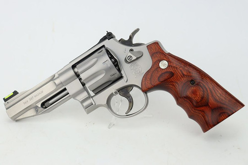 Minty Smith & Wesson 627-5 Pro Series Revolver - 1