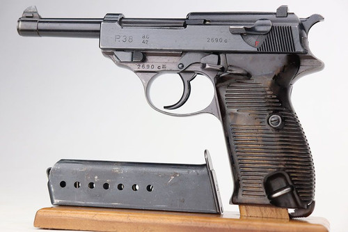 1942 Walther P.38 - Matching Magazine - 1