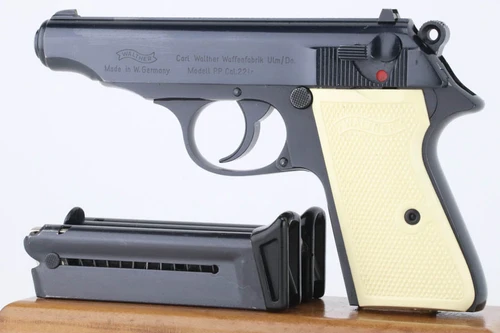 Minty, Boxed 1971 Walther PP - .22 LR - photo 2 of 14