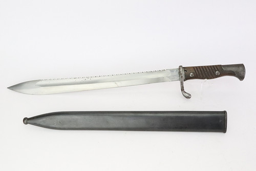 WWI M1898/05 n/A Butcher Sawback Bayonet with Scabbard WWI M1898/05 n/A Butcher Sawback Bayonet with Scabbard