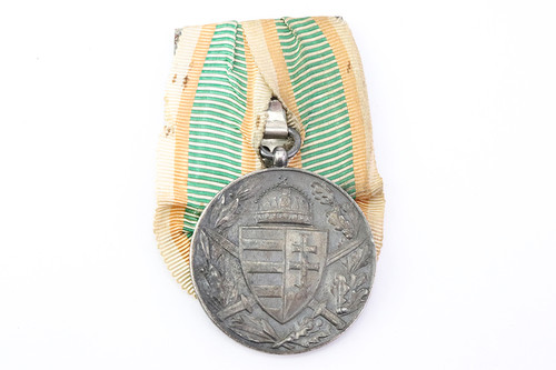 Hungarian WWI Commemorative Medal - photo 1 of 3