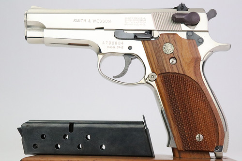 Excellent, Nickeled Smith & Wesson Model 39-2 - photo 1 of 9