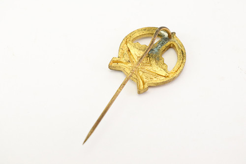 Gold Kyfhauser Shooting Pin