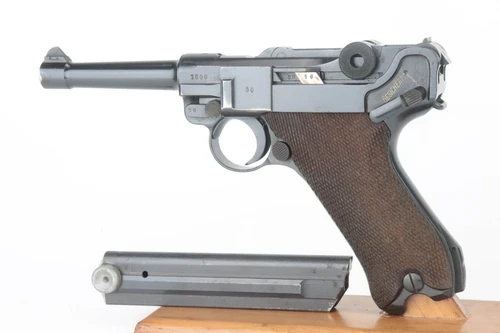 Excellent 1940 Mauser Luger Rig - Two Matching Magazines - photo 2 of 25
