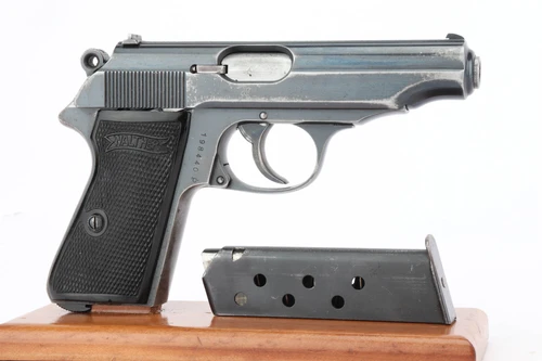 Scarce Luftwaffe Contract Walther PP - 9mm Kurz - photo 2 of 10