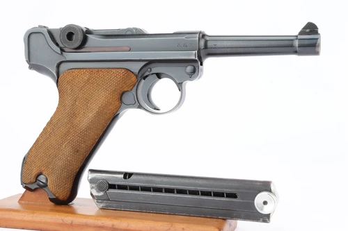 Excellent 1942 Mauser Luger - BYF 42 - photo 2 of 20