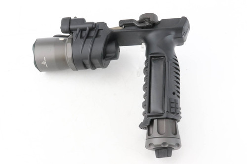 SureFire M900 Foregrip and Light - photo 2 of 9