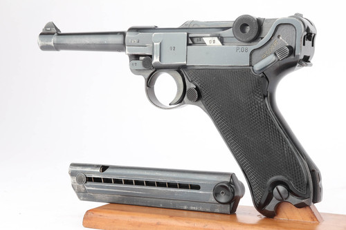 1941 E/135 marked Black Widow Mauser Luger - left side with magazine