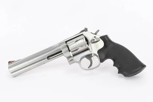 Smith & Wesson 686-6 .357 Magnum revolver in presentation case - left side