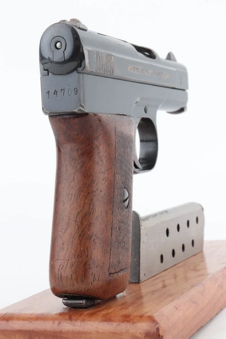 Early side latch Von Lengerke & Detmold retail marked Mauser M1910 - rear view of grip