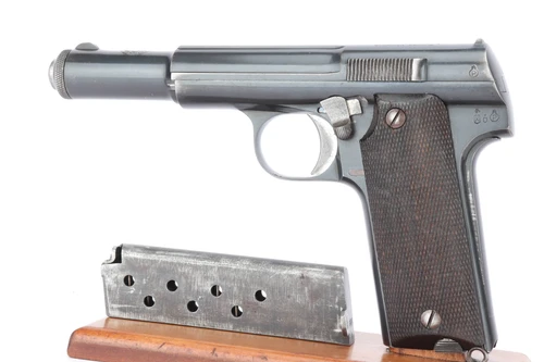German Army Astra Model 600 first contract pistol rig - left side with magazine
