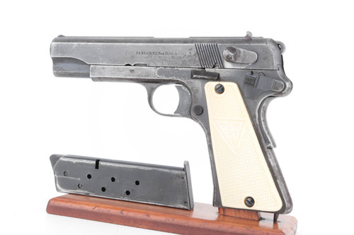 German Army three-lever Radom VIS Model 35 pistol - left side with magazine