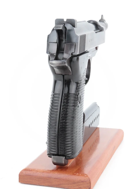 Excellent 1943 Walther P.38 - AC 43 - photo 2 of 9