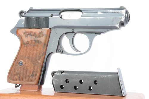 Rare Luftwaffe-Contract Walther PPK - Matching Magazine