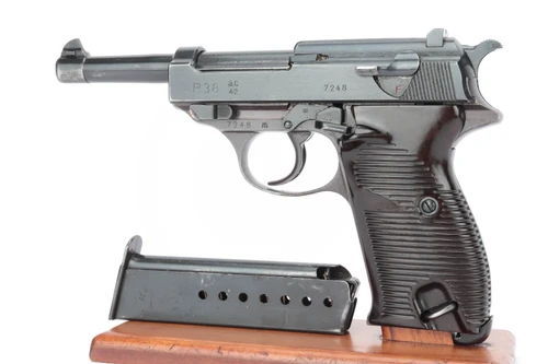 Second variation AC 42 Walther P.38 rig with two matching magazines - left side with magazine