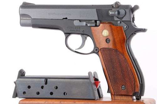 Minty Smith & Wesson 39-2