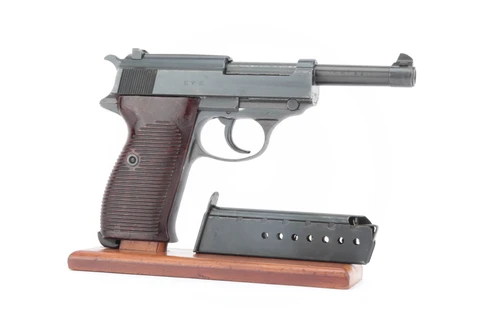 Excellent 1943 Mauser P.38 - BYF 43 - photo 2 of 11
