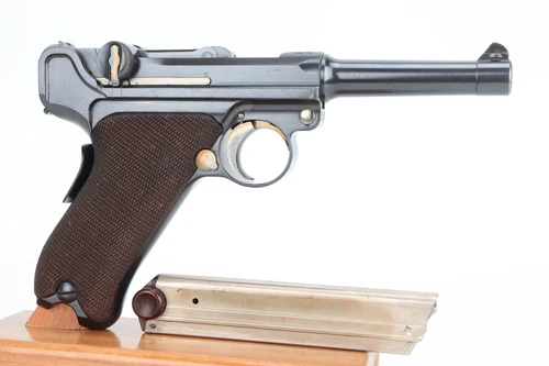 1902 American Eagle Fat Barrel Luger - right side with magazine
