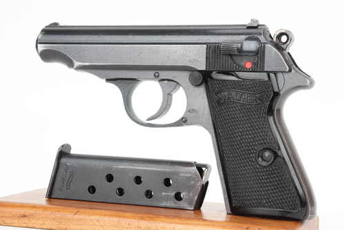 1941 Waffen Walther PP - left side with magazine