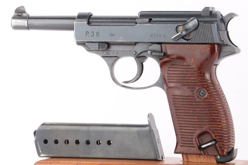 1943 Spreewerk P.38 - left side with magazine
