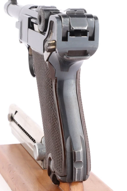 1936 Krieghoff Luger P.08 9mm - rear view of toggle, back strap and grip