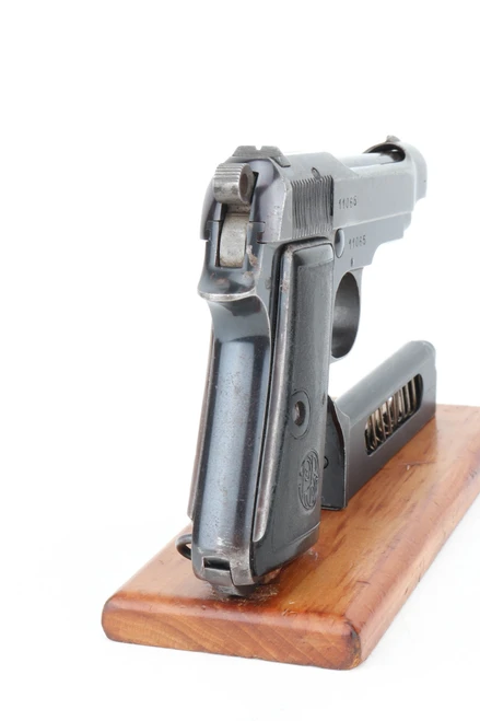 1941 Beretta Model 1934 .380 ACP pistol - rear view of slide and hammer