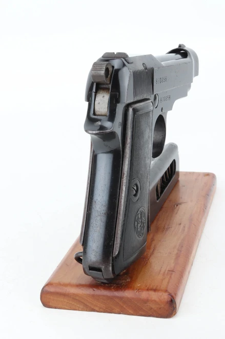 1941 Beretta Model 1934 .380 ACP pistol - rear view of slide and grip