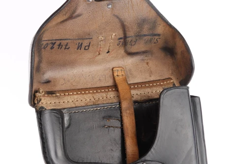 1942 Carl Weiss P.38 holster - open flap showing the interior and magazine pouch