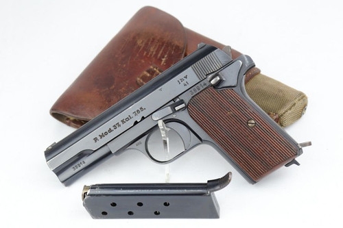 Beautiful Nazi Femaru Rig - Matching Magazine - 1