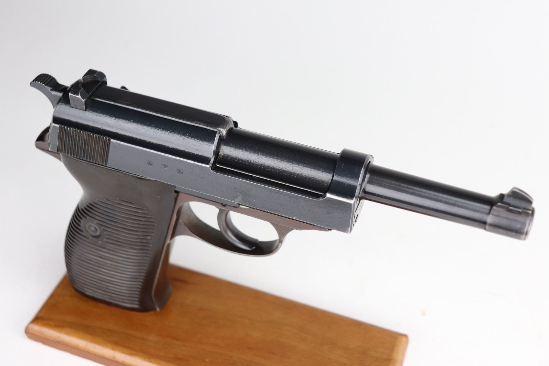 Excellent Nazi Walther P.38 - AC 42
