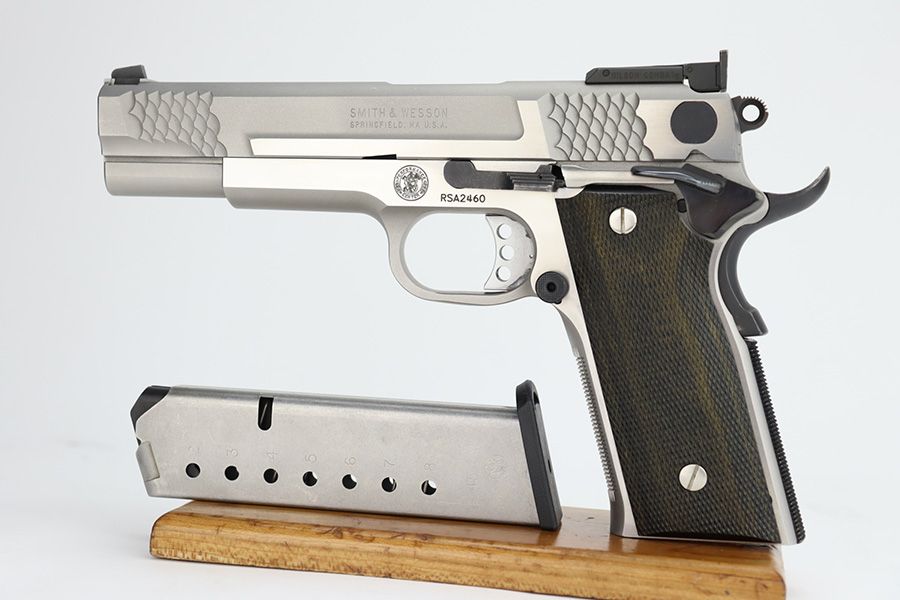 Excellent Smith & Wesson Performance Center Model 945-1