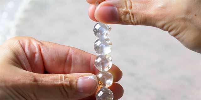 lesca-crystals-bracelet-making-t1-tiny.jpg