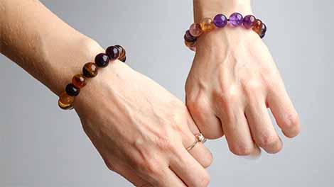 Guide to Wearing Crystal Jewellery: Right Hand vs Left Hand - LESCA