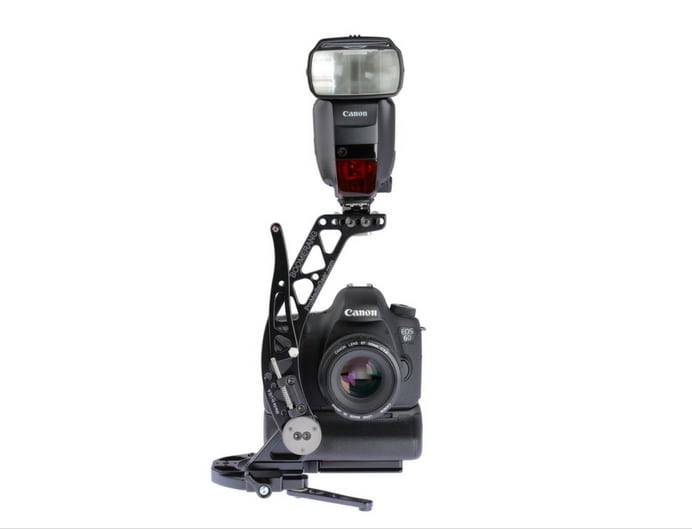 ProMediaGear BBGv2 Boomerang Flash Bracket Top-Teks