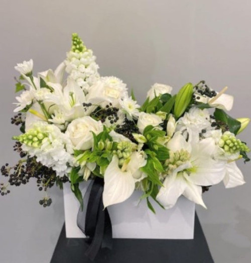 Condolence Flower  box  باکس گل تسلیت عاطفه